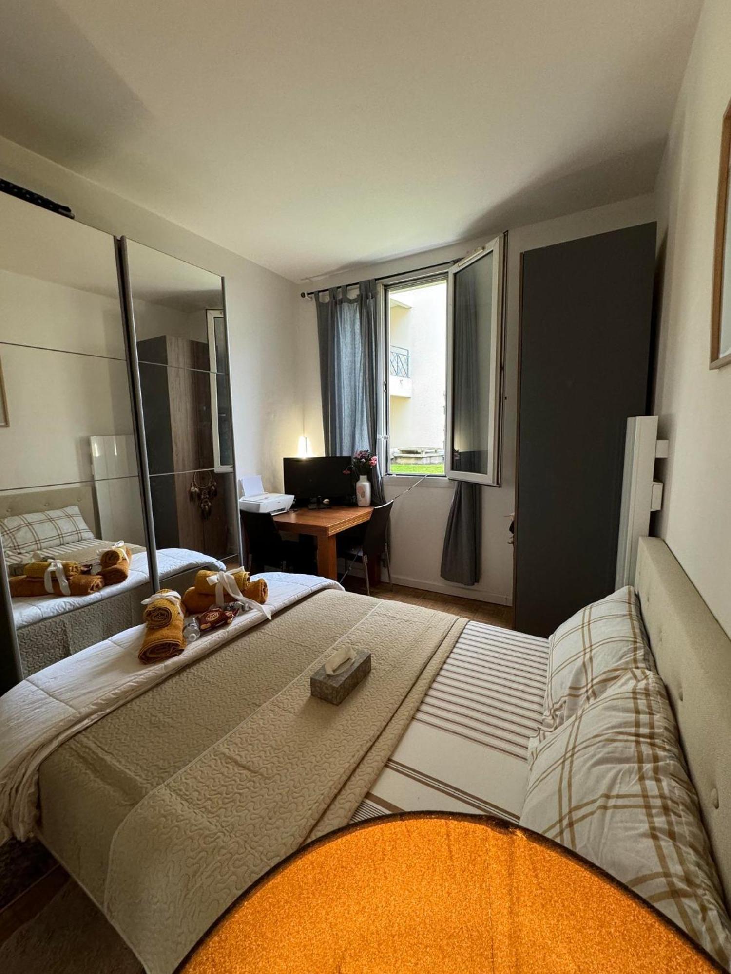 Near Castle Of Versailles Cozy Room With Breakfast And Parking المظهر الخارجي الصورة